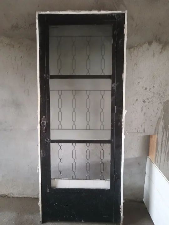 Vende -se portas e janelas  - Foto 2