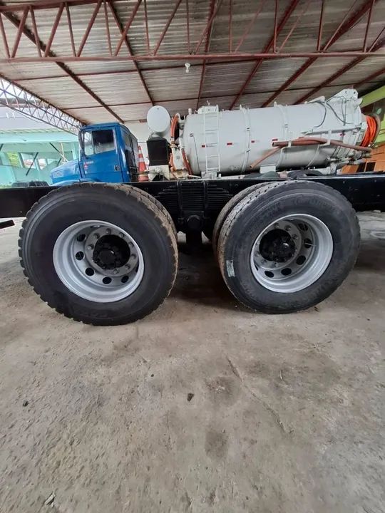 VOLKSWAGEN/ 31-330 TRAÇADO<br>CONSTELLATION. 6X4  DIESEL<br> - Foto 12