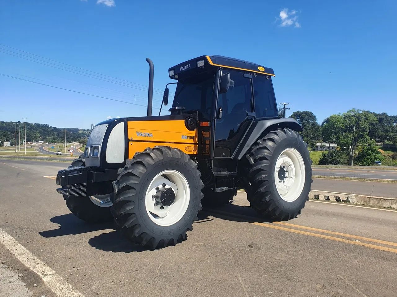 Trator Valtra BM100 - Foto 5