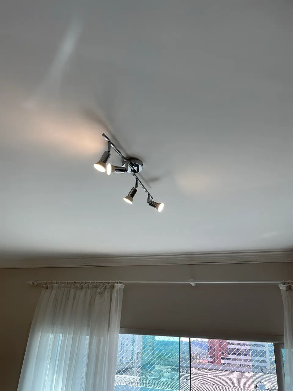 ? Kit 4 Luminárias de ALTO PADRÃO! Lustres e Spots Cromados - Design Elegante - Foto 4