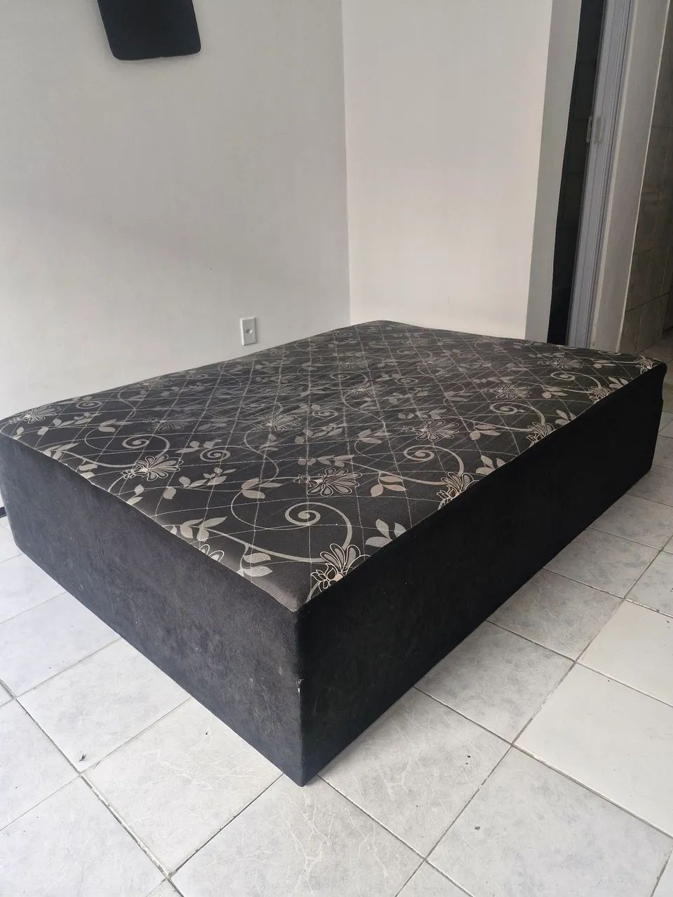 Cama Box Casal com Camada de Espuma