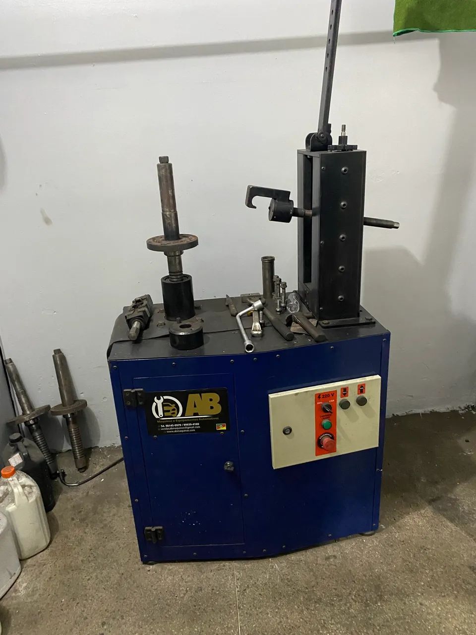 TORNO PARA DESEMPENO DE RODAS