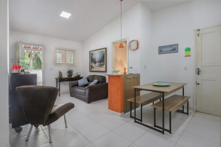 Aluga-se Casa Temporada em Búzios R$ 2.500,00 por semana