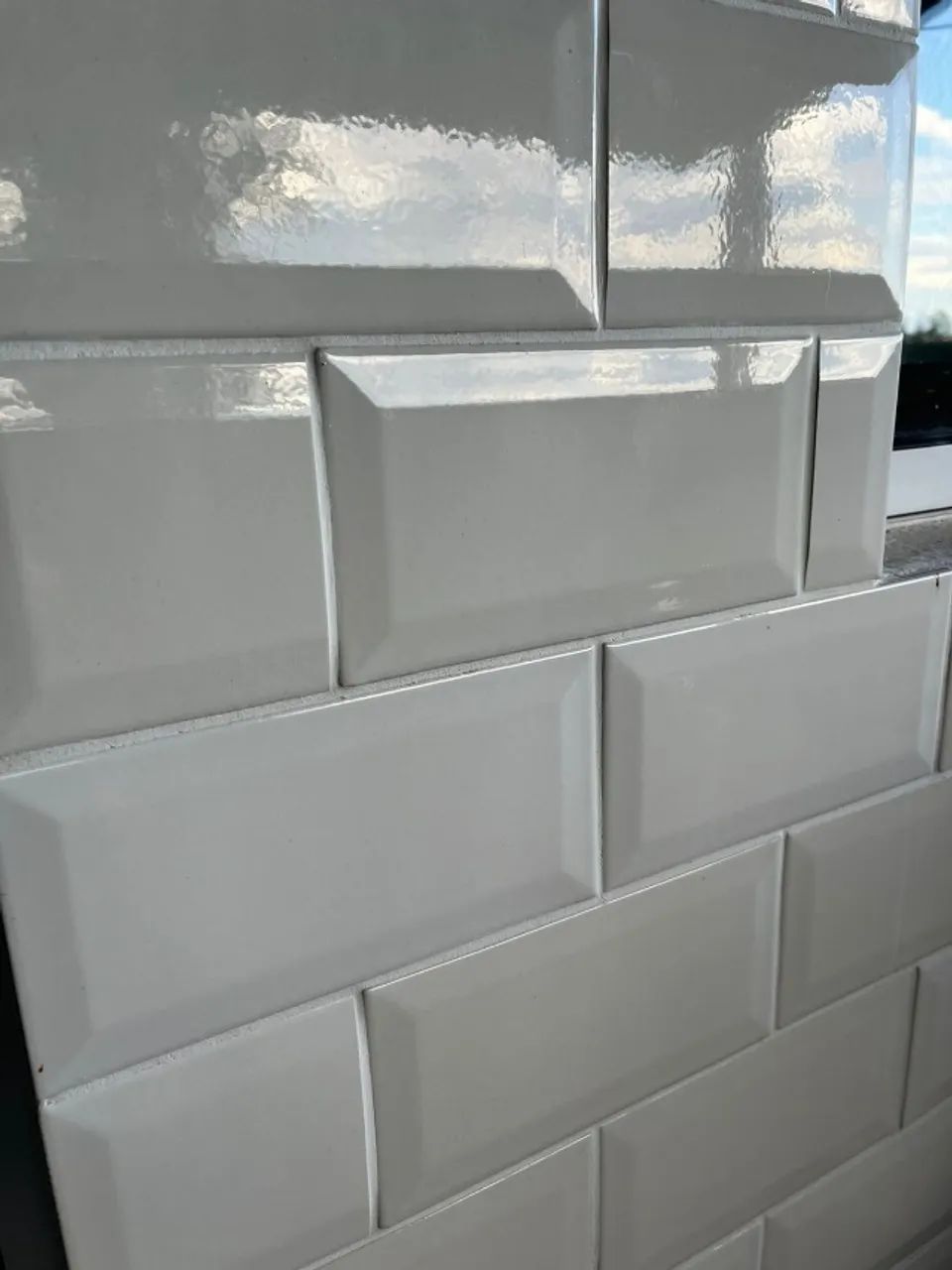 Revestimento branco brilhante 64861279371777120