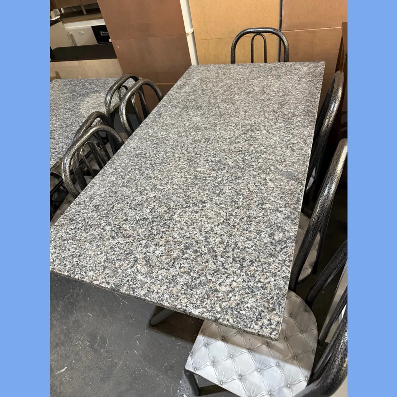 Mesa com 6 cadeiras nova - pronta entrega 