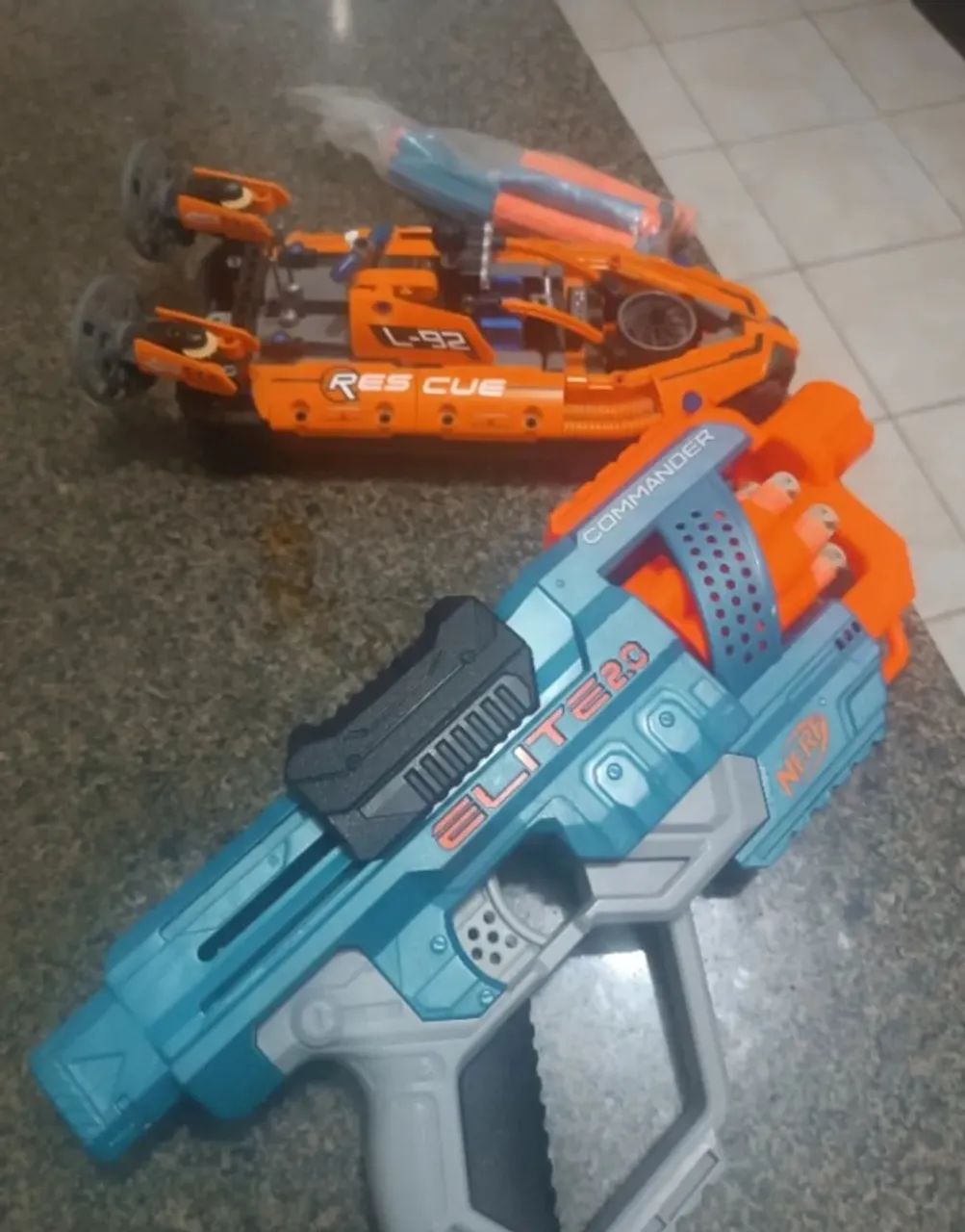 Kit Nerf 6 disparos automáticos + Lego barco original R$180,00 buscar Carrefour Zona Sul  - Foto 2
