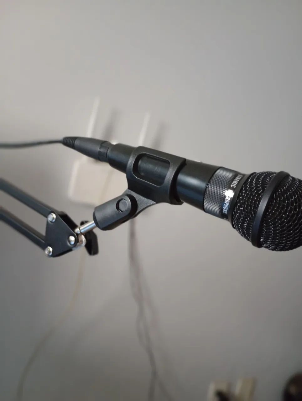 Microfone e Pedestal de Mesa 64842078194179121