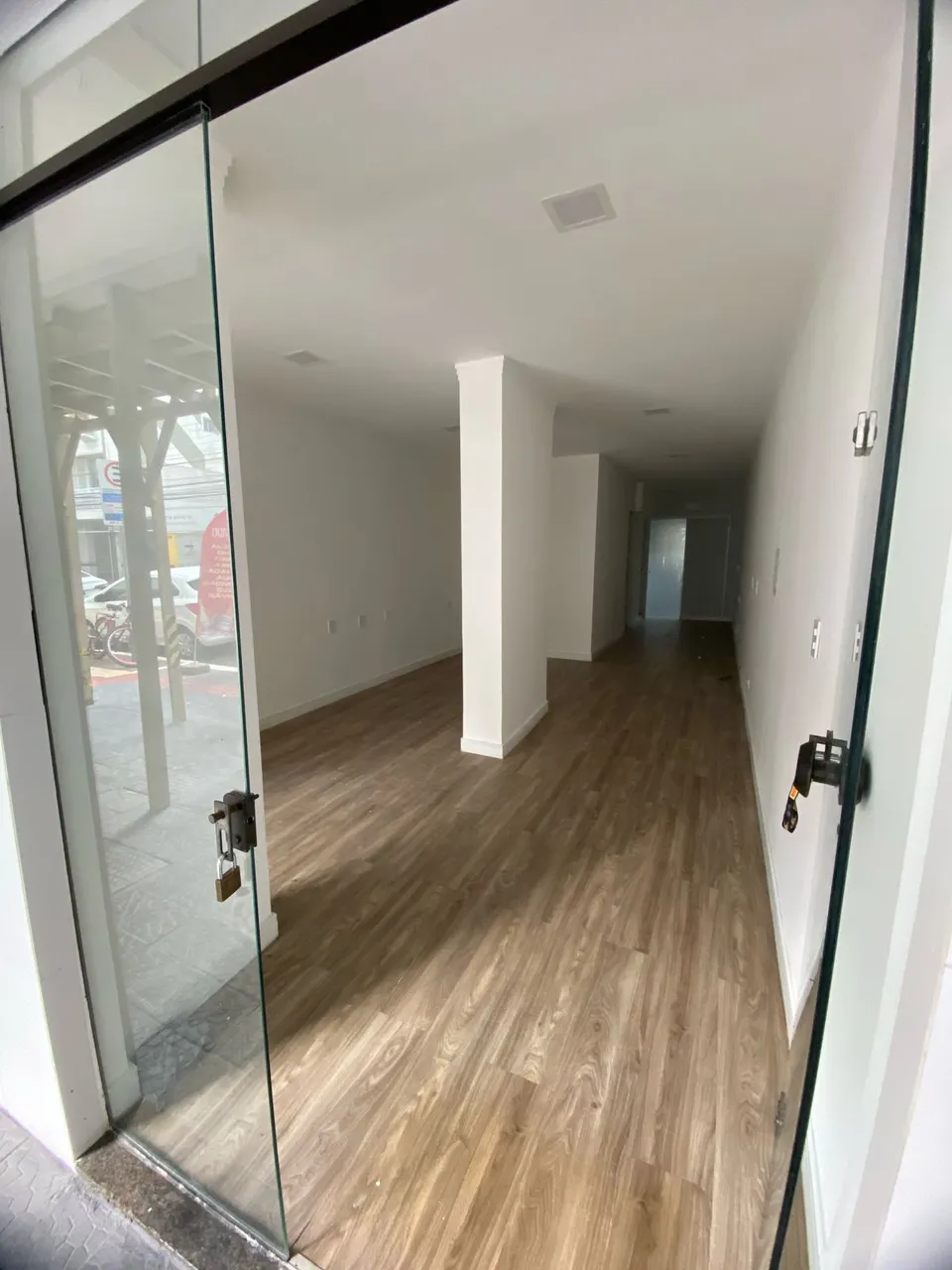 Linda Sala comercial para locação anual em Balneário Camboriú