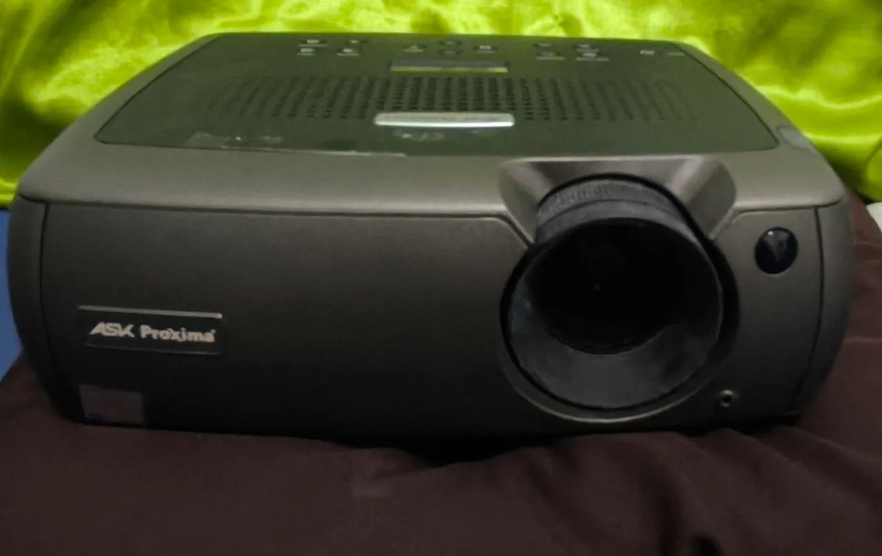 Projetor ASK Proxima 