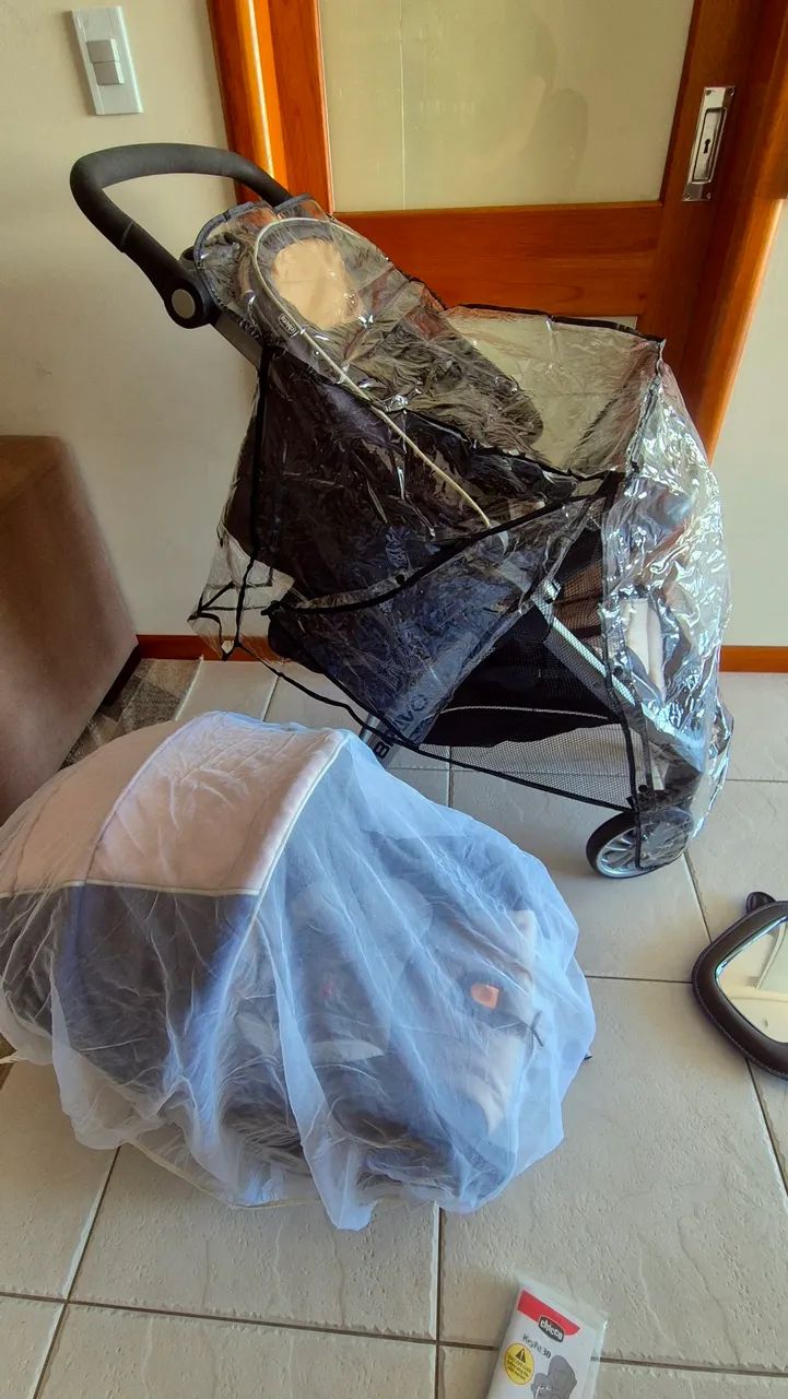 Carrinho de Bebê Bravo/Chicco com Bebê Conforto e Base Isofix  - Foto 4