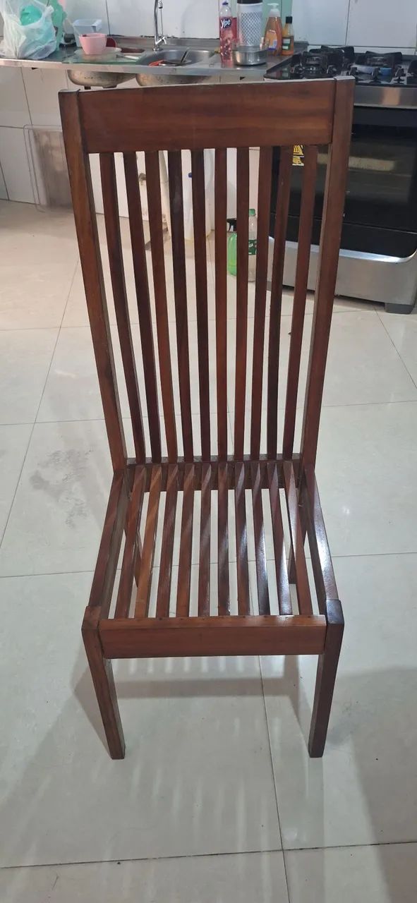 vendo nesa com 6 cadeiras de muiracatiara
