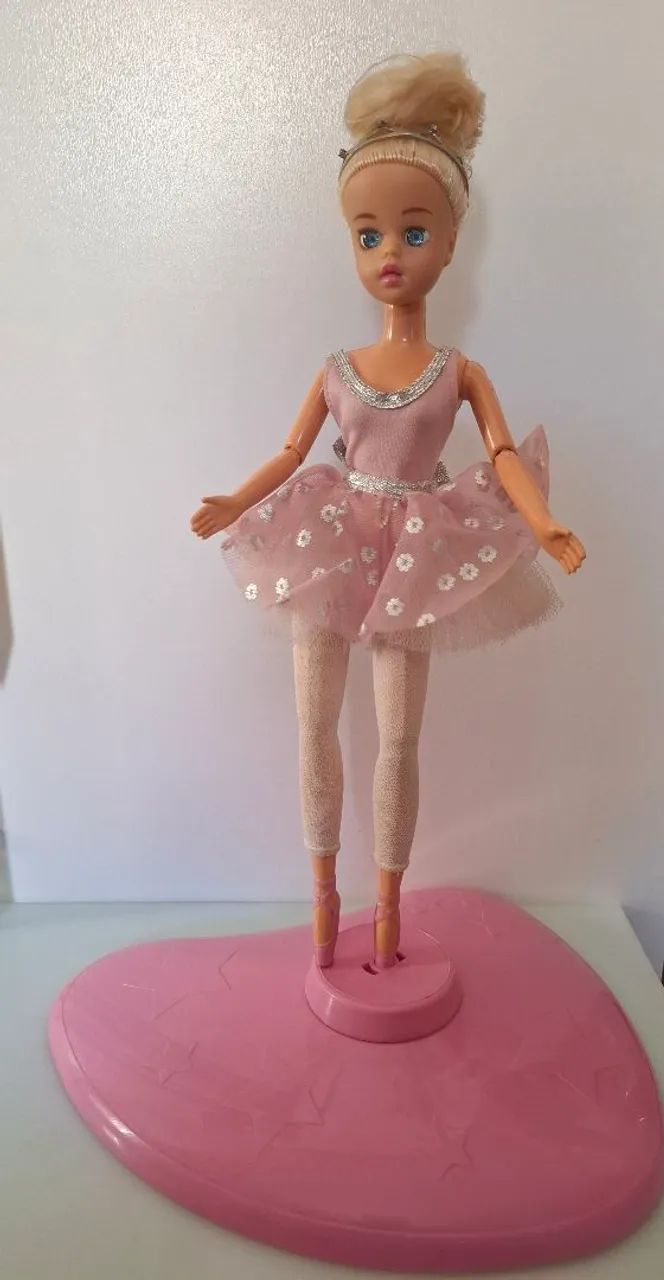 Boneca Susi Bailarina ano 2000 - Foto 3