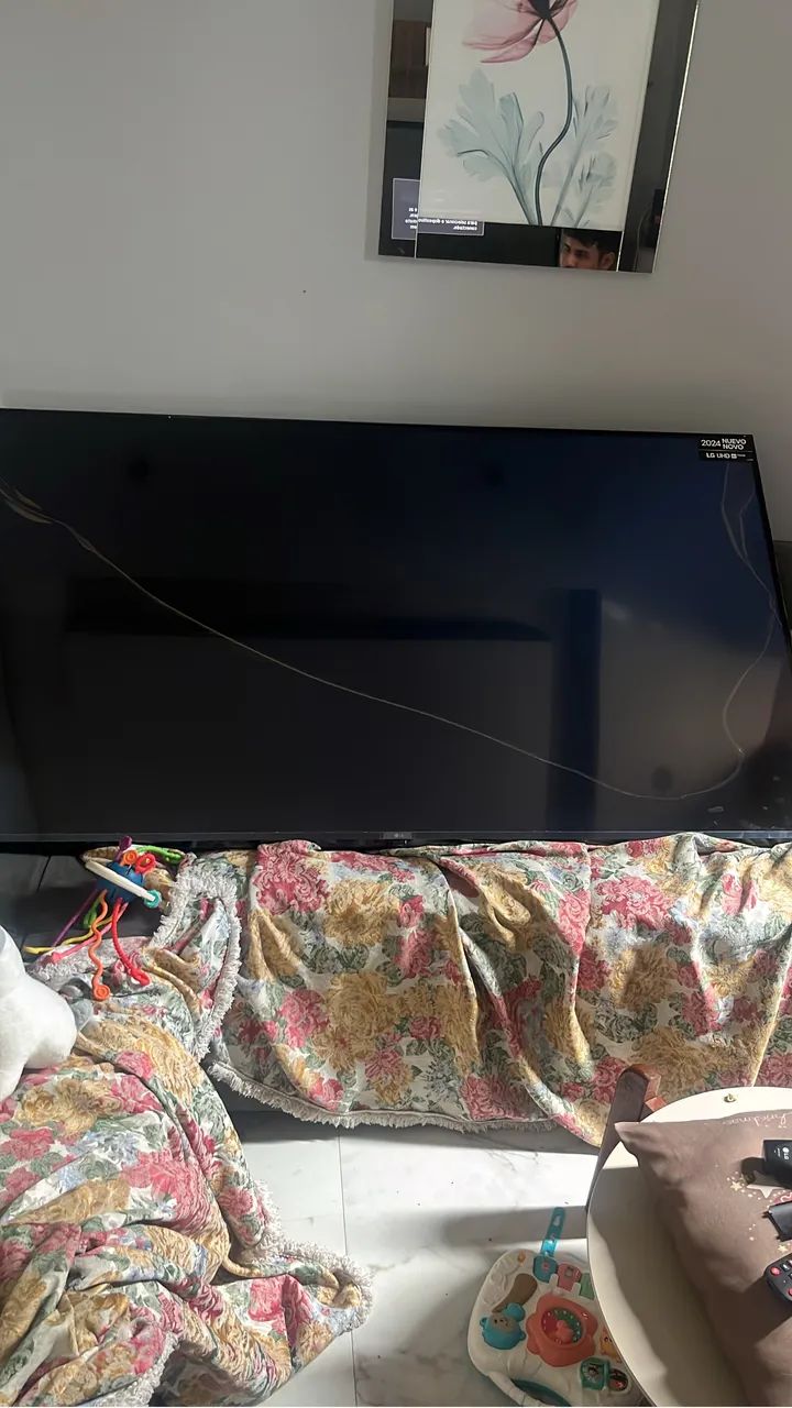 TV LG UHD 4K de 65 polegadas com Wifi, Bluetooth e HDMI