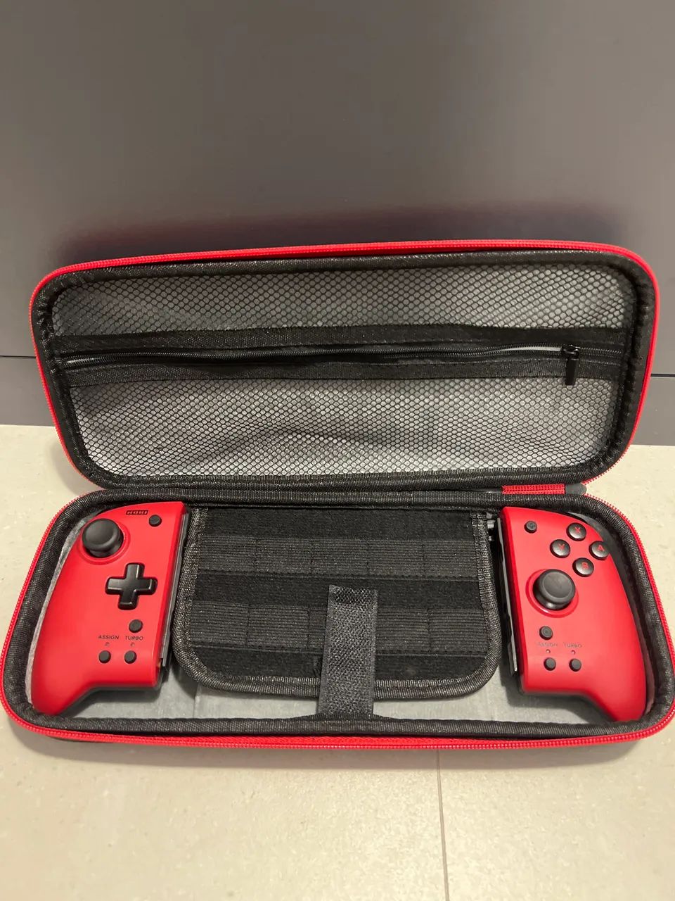 Hori Nintendo Switch Split Pad Pro + Bolsa antichoque 