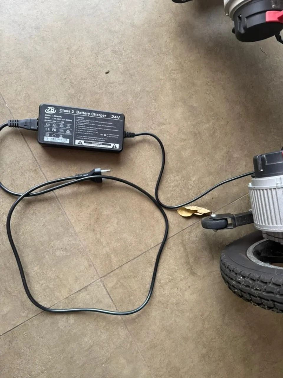 CADEIRA DE RODAS ELÉTRICA COM FECHAMENTO AUTOMÁTICO - Foto 4