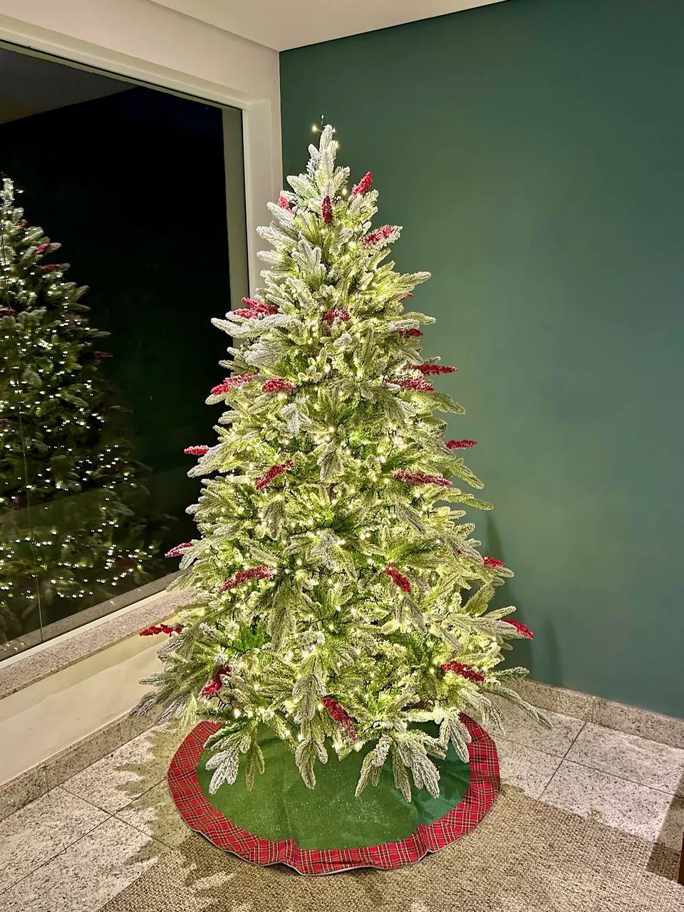 Árvore Natal nevada com frutas vermelhas 2.10m - Foto 5