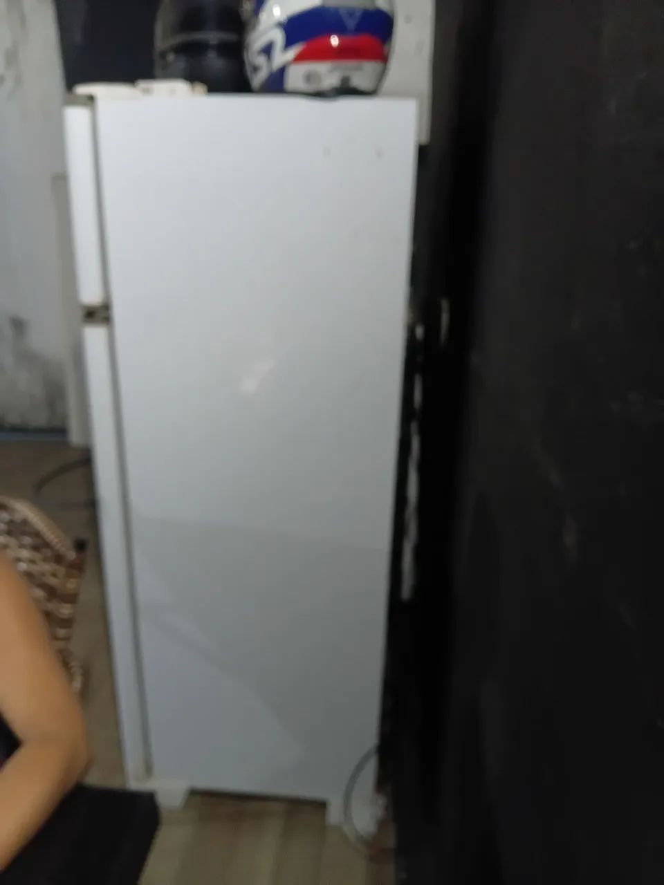 Vendo geladeira em perfeitas condições funcionando bem  - Foto 3