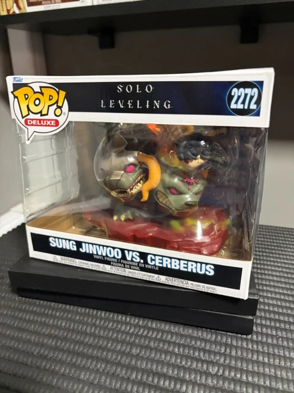 Funko Pop Solo Leveling Sung Jinwoo vs Cerberus - moment - Foto 4