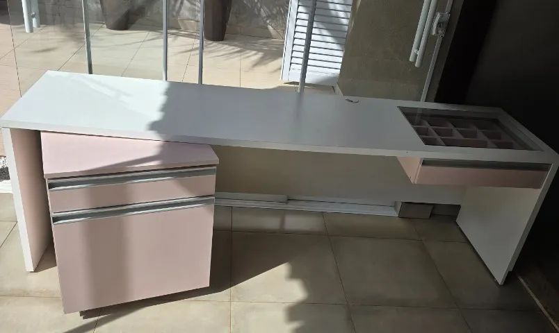 Conjunto escrivaninha/penteadera