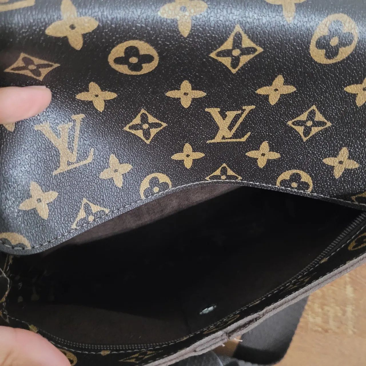 Bolsa LV de ombro marrom nova - Foto 3