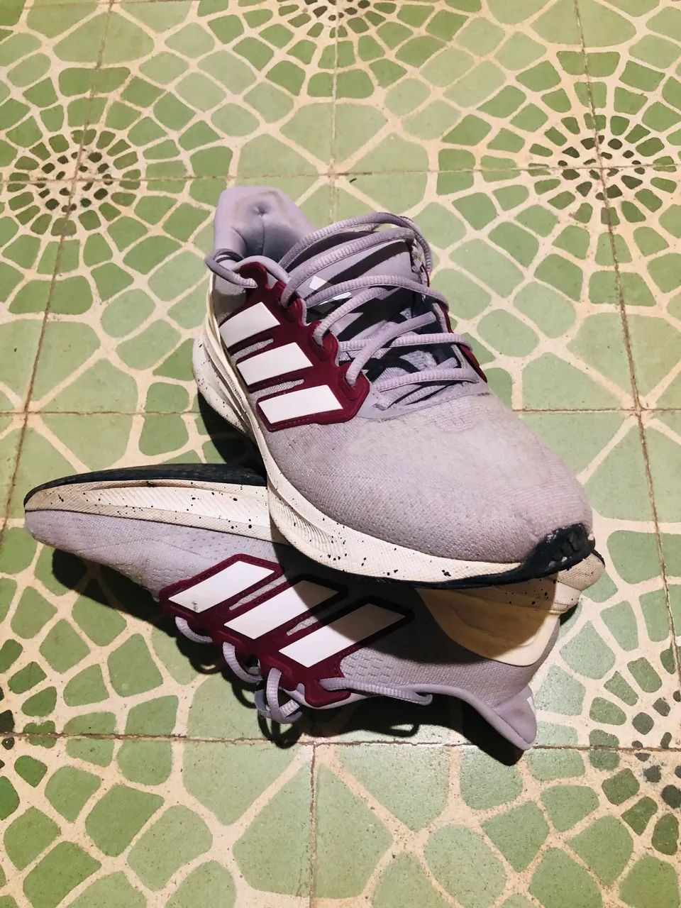 Tênis adidas excelente 