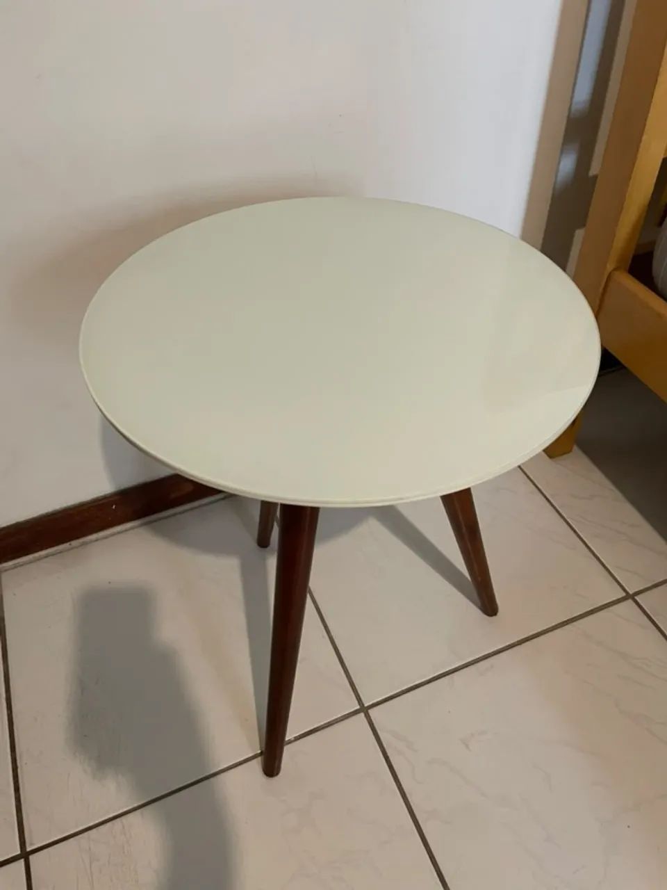 Mesa de apoio redonda com pé palito - Foto 2