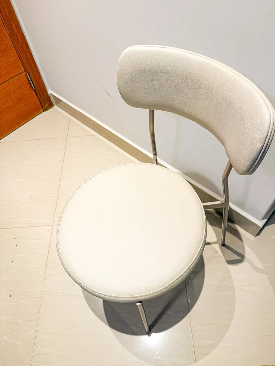 Mesa de Jantar e cadeiras - Off-White com Pés Champanhe - Foto 3