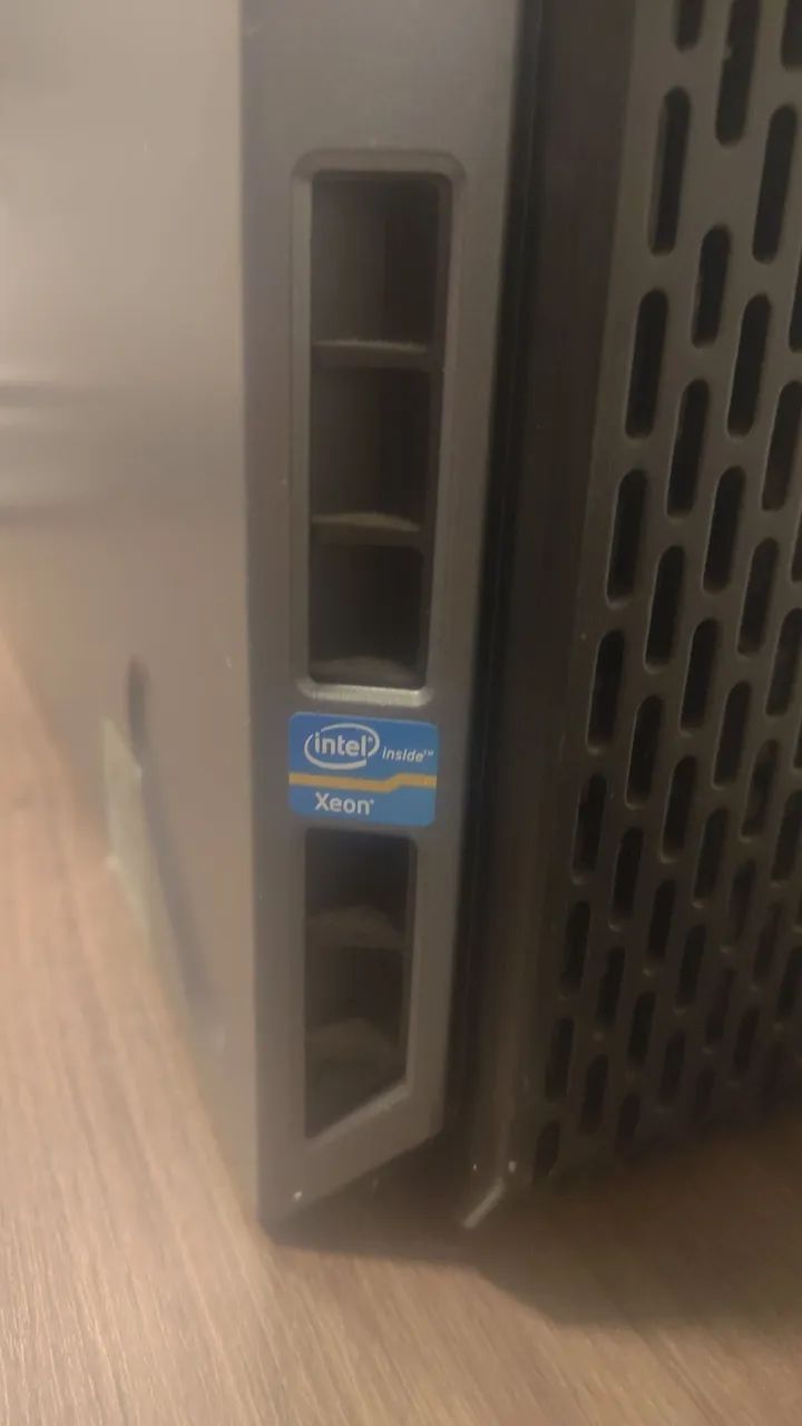 DELL POWEREDGE SERVER T420 8 COMPARTIMENTOS - Foto 2