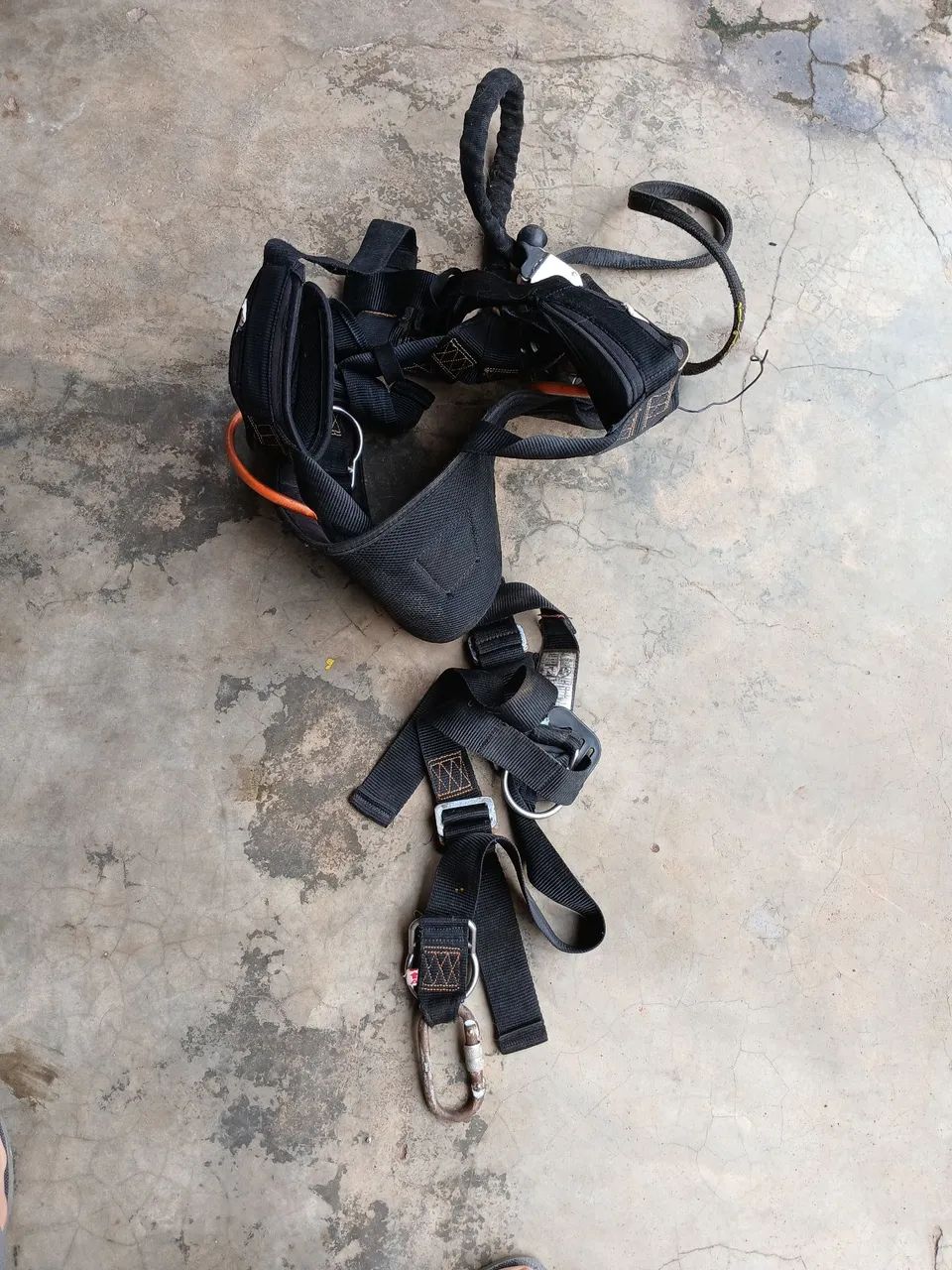 VENDE-SE UM CINTO SUSPENSÓRIO PARA ELETRICISTA/ TELECOM - Foto 3