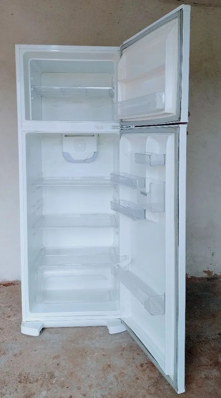 Geladeira Duplex Eletrolux DC49 110vlts - Foto 2