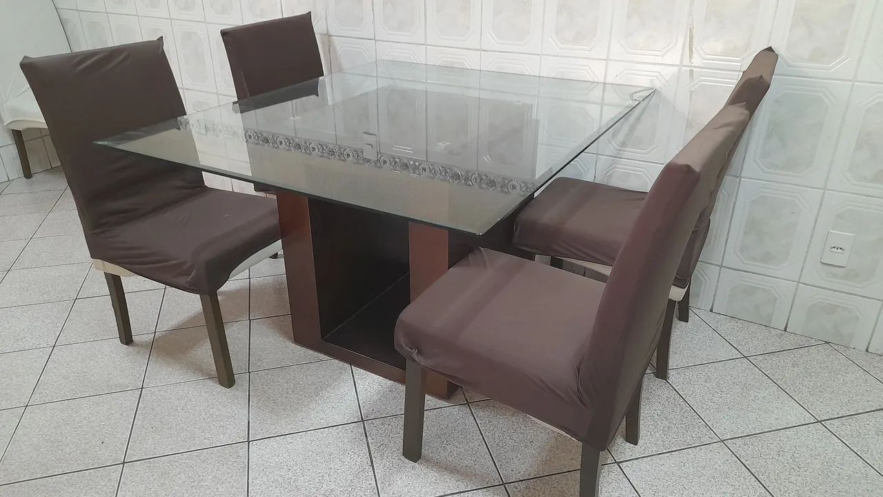 Mesa com Tampo de Vidro e 4 cadeiras - Foto 3