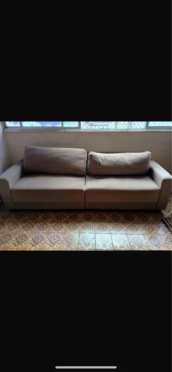 Sofá espaçoso e confortável!417563189666140160