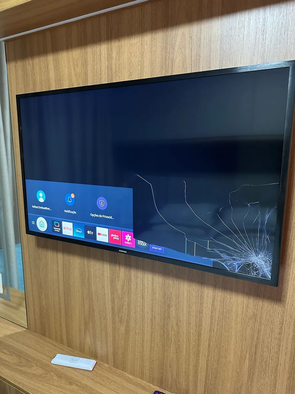 Tv Samsung 43 polegadas ( metade da tela quebrada) - Foto 4