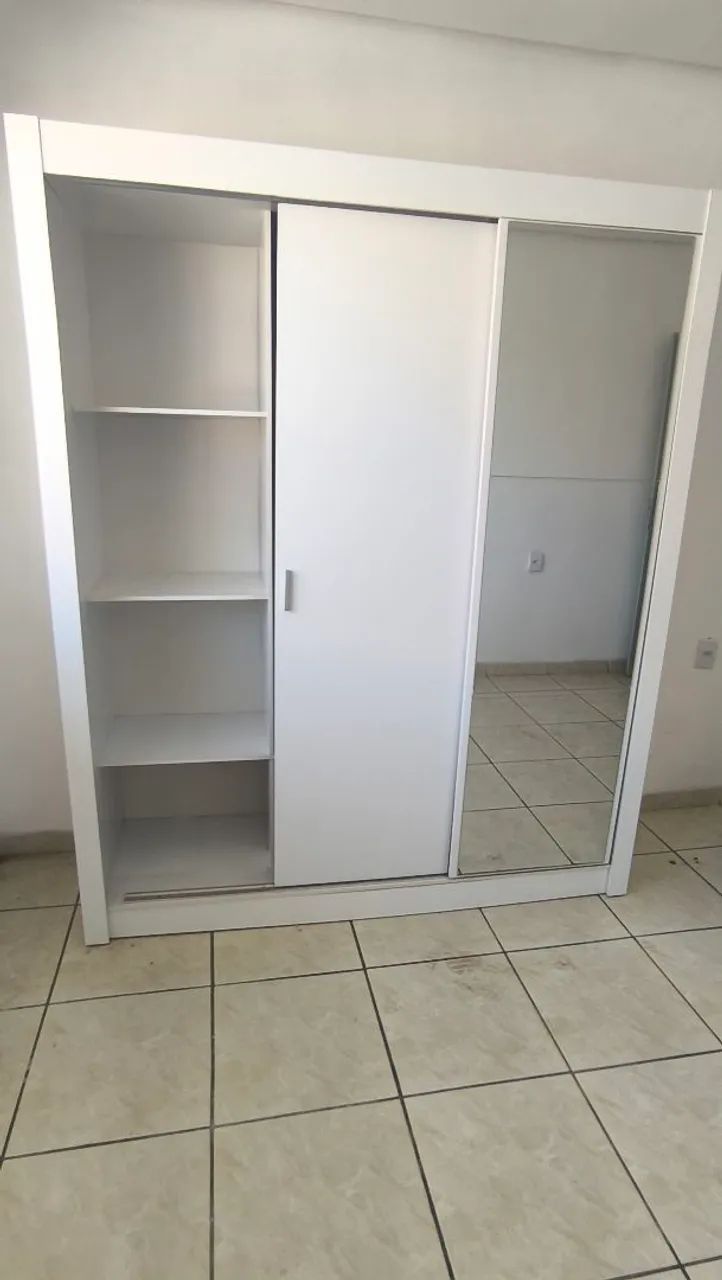 Guarda roupa casal com espelho - Foto 2