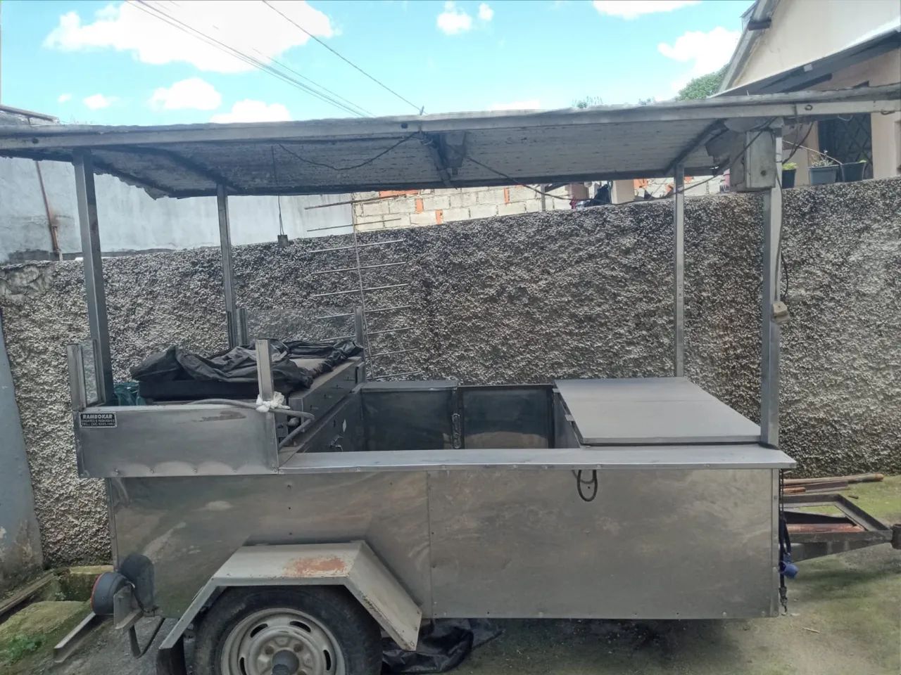 Vendo Carrocinha Emplacada - Foto 2