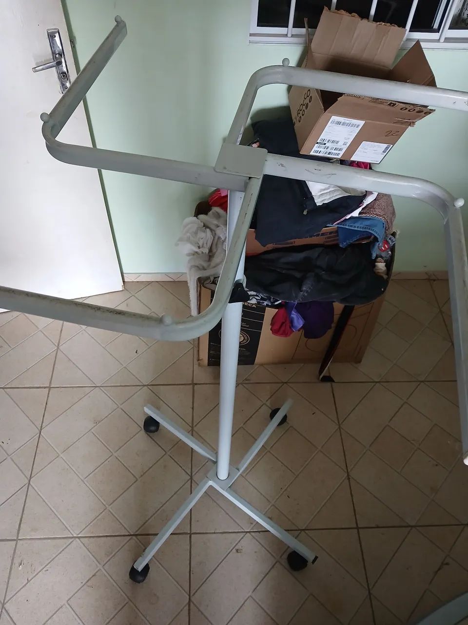 Arara de ferro para roupas - Foto 2