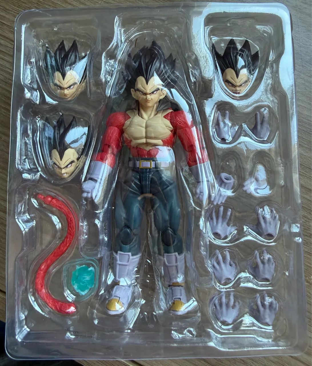 Vegeta SSJ 4 - Foto 3