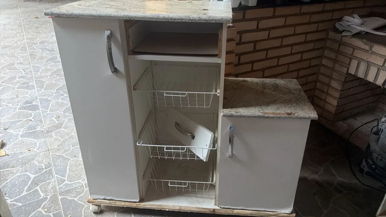 Armario para microondas e fruteira 
