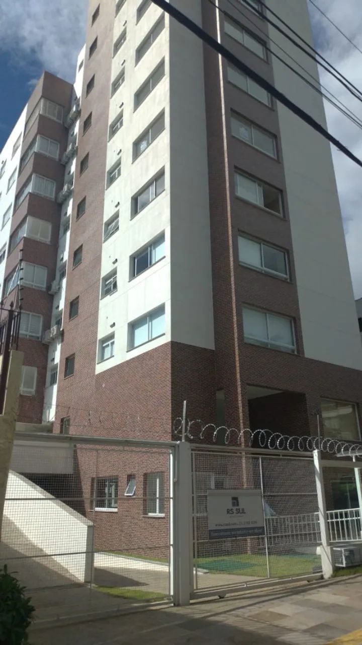 Studio em prédio com piscina