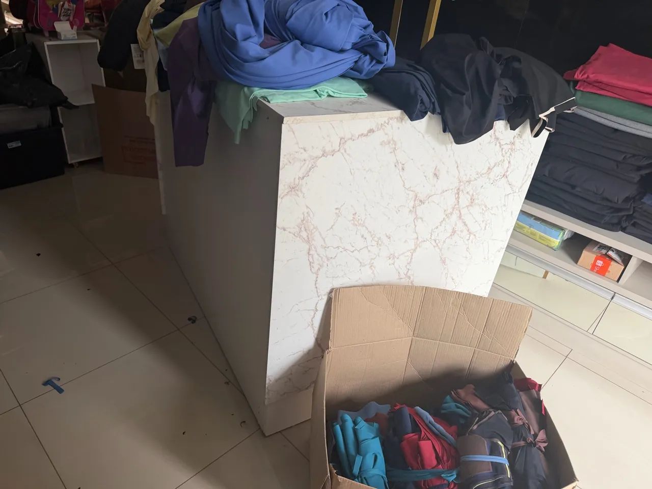 Móveis para loja de roupa