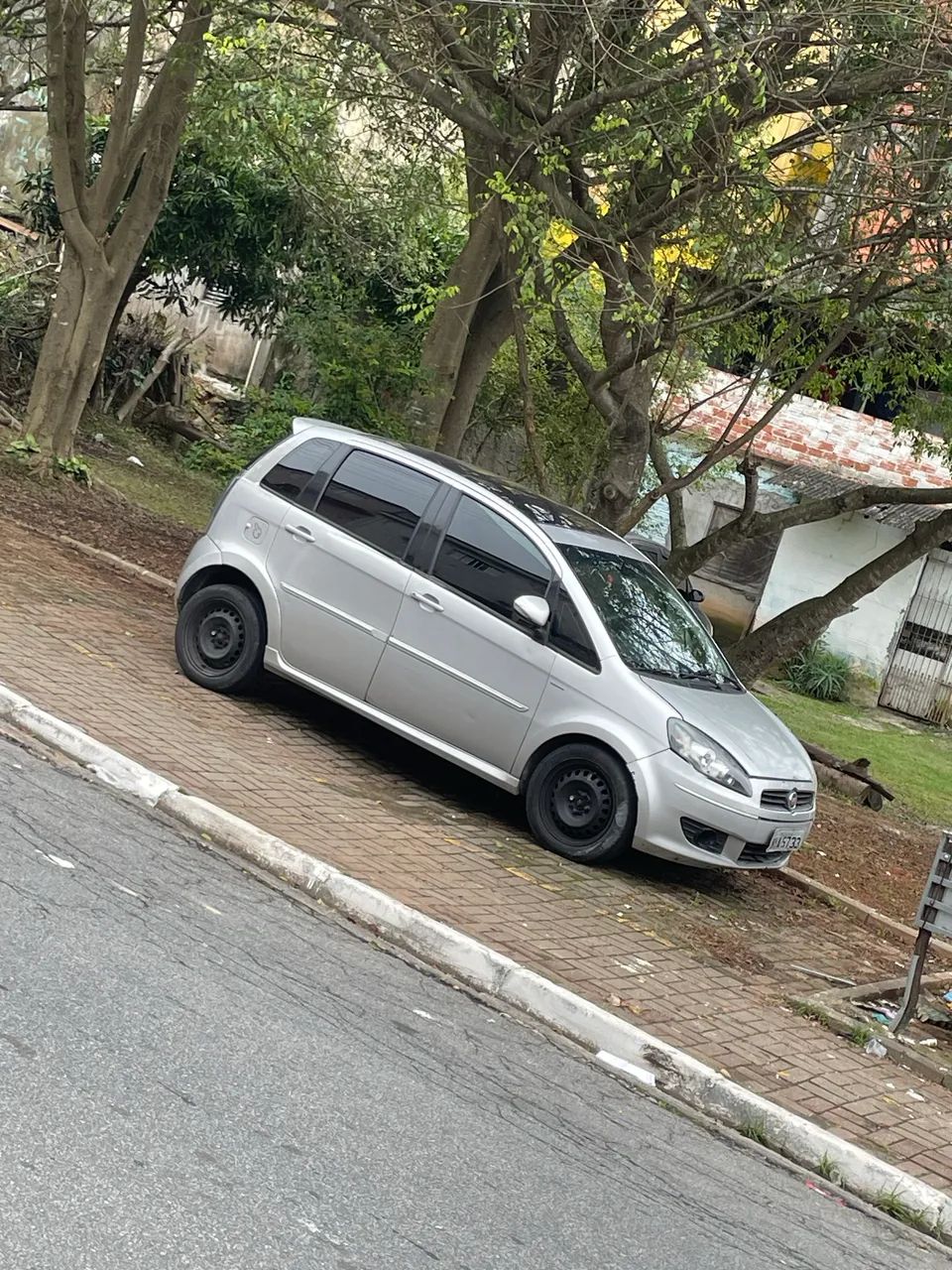 Fiat Idea Sporting 1.8 Flex 16V 5P 2012 - Foto 4