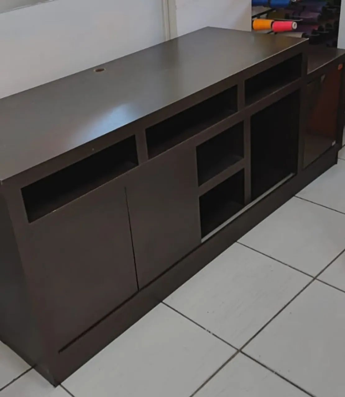 Rack usado em MDF de excelente qualidade - 1,73m x 0,70m x 0,50m