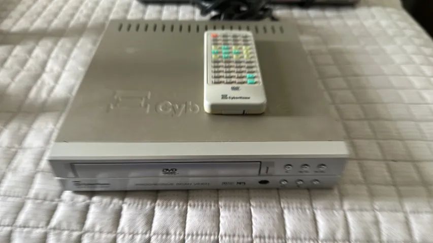 DVD player Cyber Home em ótimo estado!