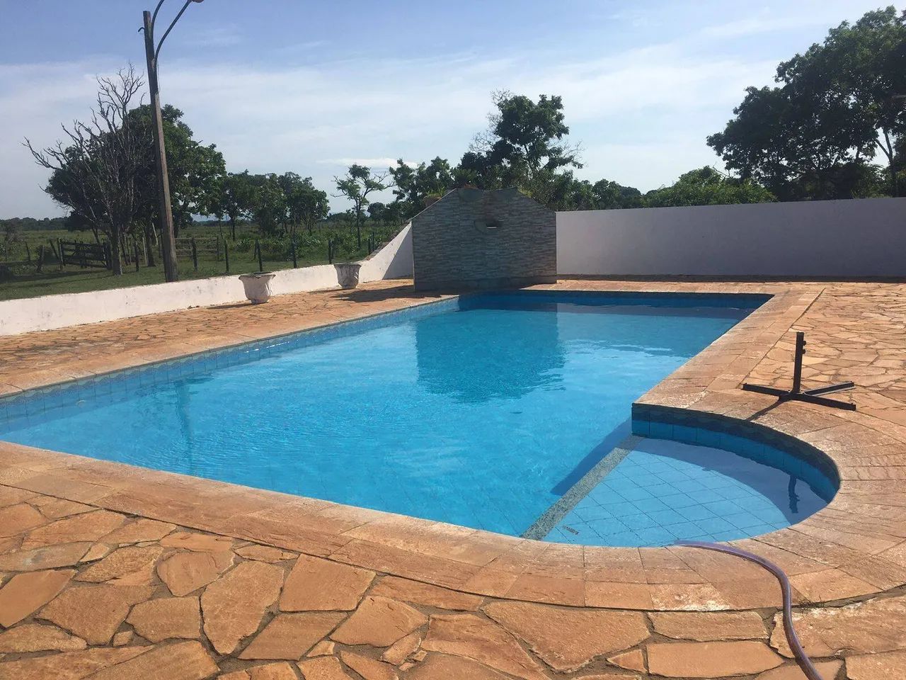 Vende-se Sitio 64 hectares localizada próximo a Cuiabá