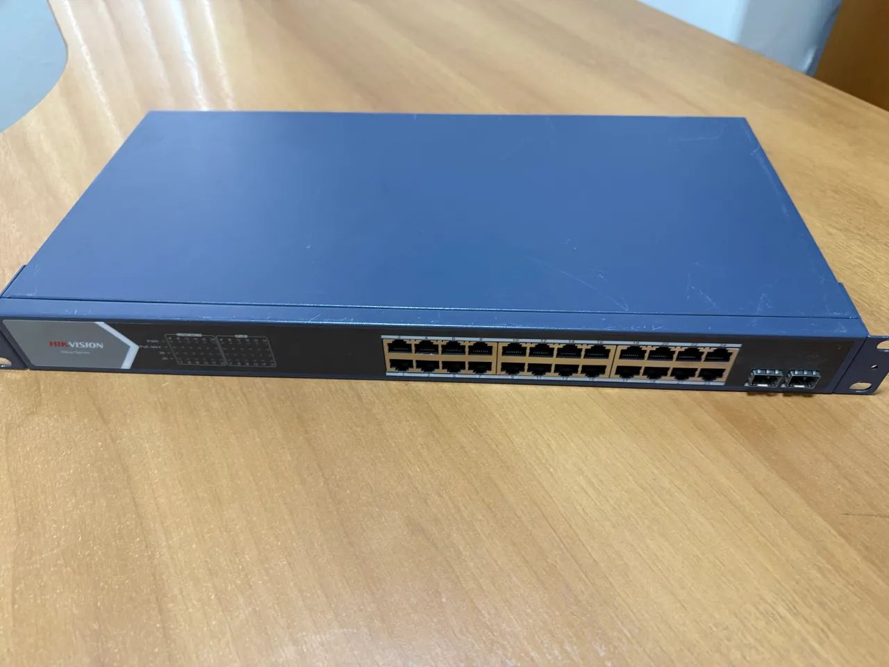 Switch 24 portas PÕE Hikvision   - Foto 2