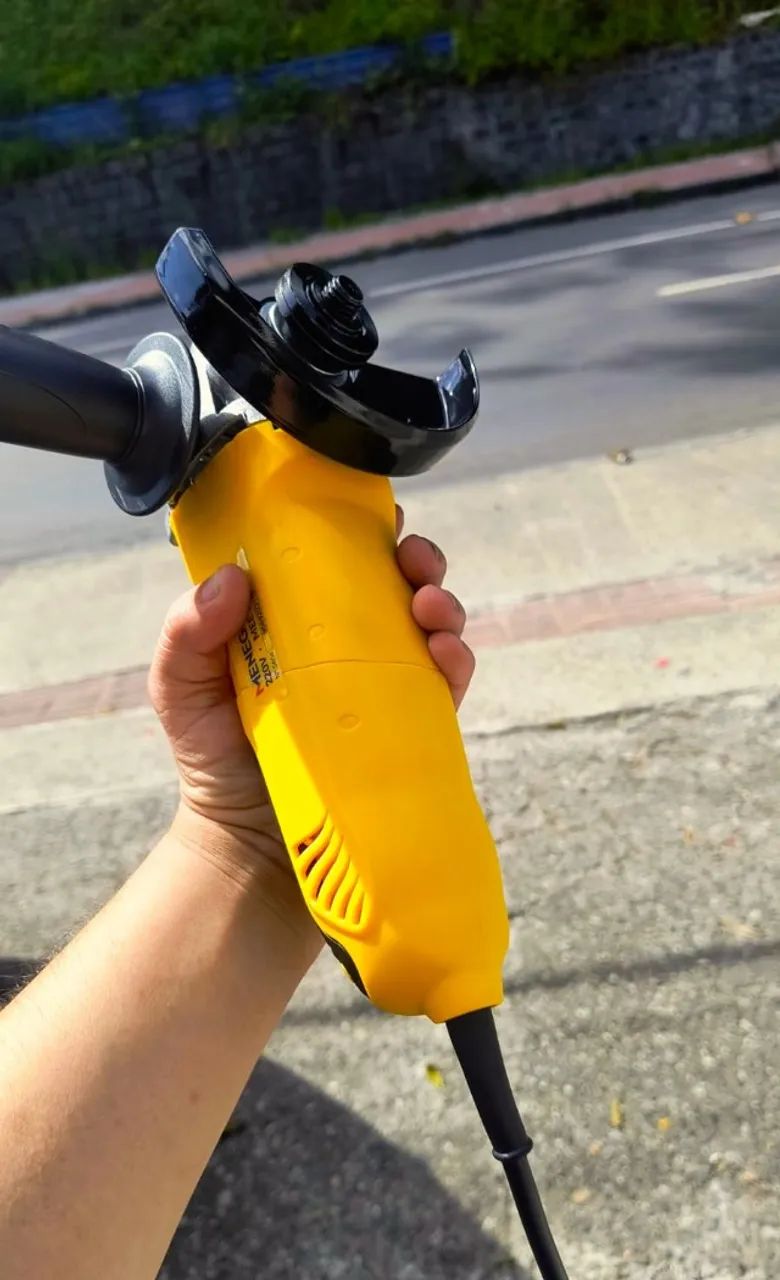 Esmerilhadeira Menegotti 750w 220v - Foto 3