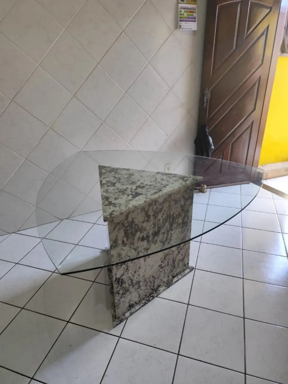 Mesa de Jantar de Vidro com Base de Granito - Foto 2