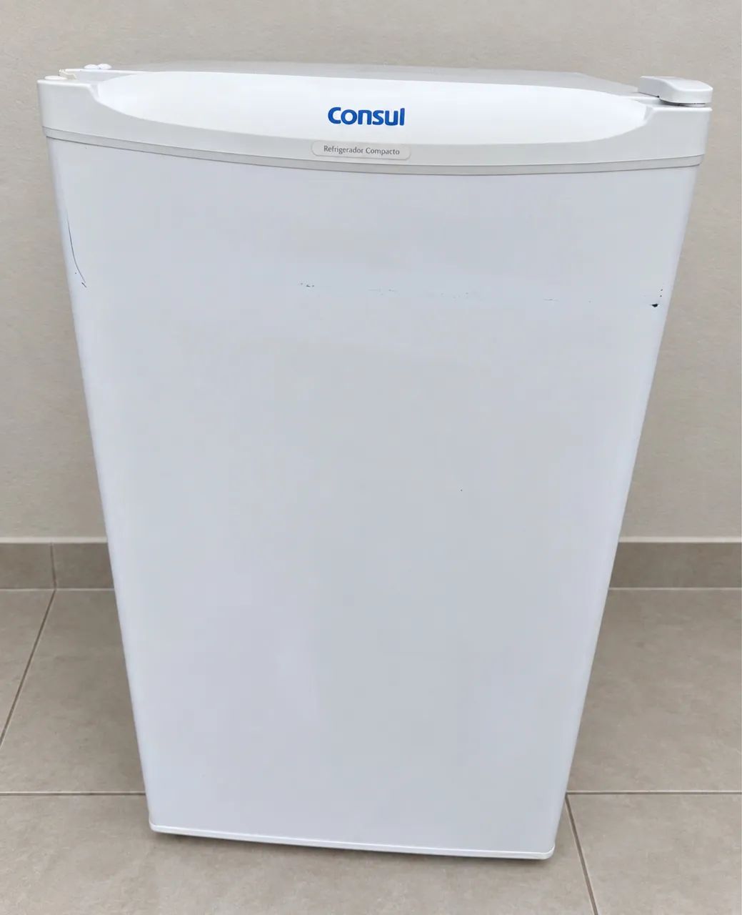 Frigobar cônsul semi novo 