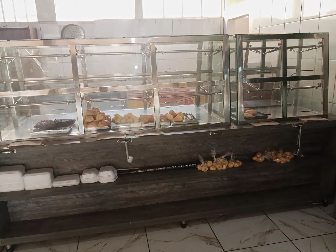 Vitrine auto serviço 