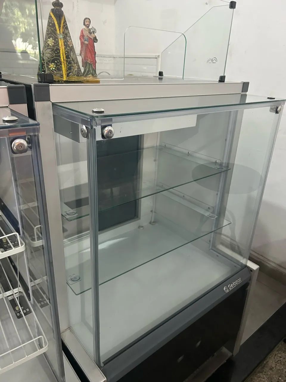 VITRINE NEUTRA CAIXA